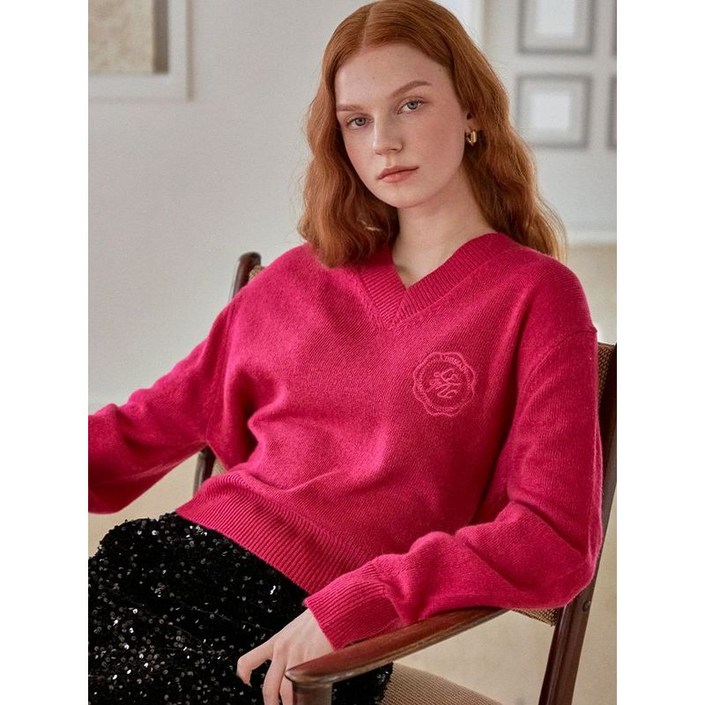 르니앤맥코이 르니 크라운 자수 브이넥 벨트 헤일리 니트 MK02KN002FJJ