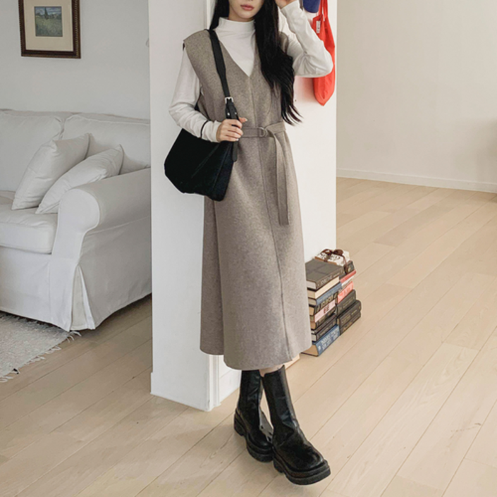 브이넥 벨티드 모직 롱 원피스 레이어드 룩