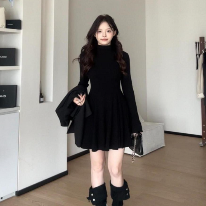 피어니스트 시크 슬림 하이넥 플레어 미니 원피스