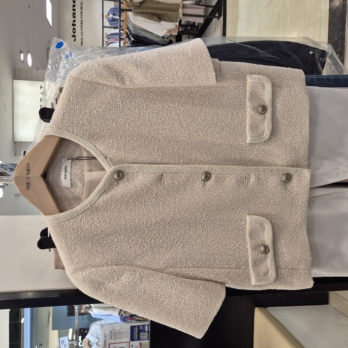 쉬즈미스  품절임박25년 여름신상품 초초초특가할인지금 입으면 너무 예쁜하나로 입기 좋은글리터 슬림 크롭 쟈켓