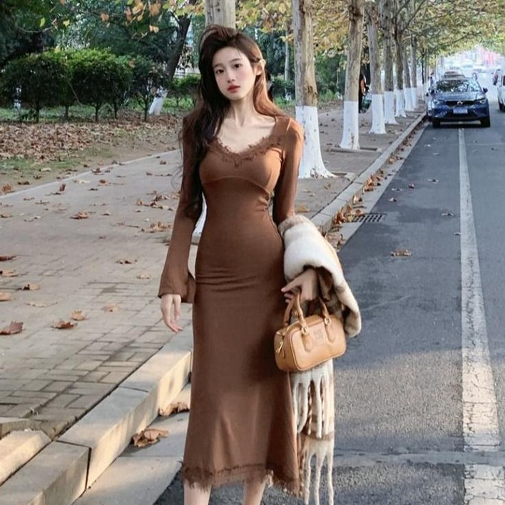 Skyciky 가을겨울 여성 레이스 배색 브이넥 허리밴딩 슬림핏 머메이드 롱 원피스 HH1599