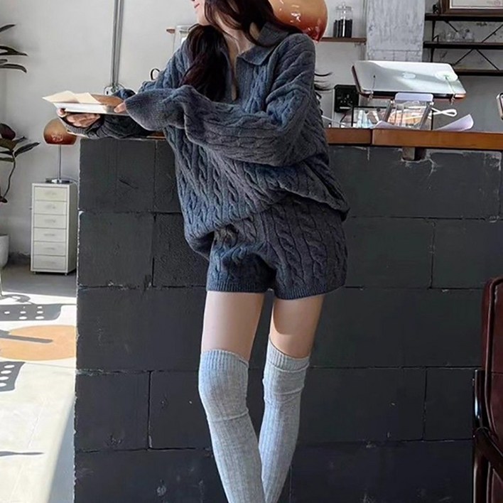 슬림소녀 여성 춘추 캐주얼한 분위기의 브이넥 투피스 고급스러운 꽈배기 짜임 니트 긴팔 반바지 세트