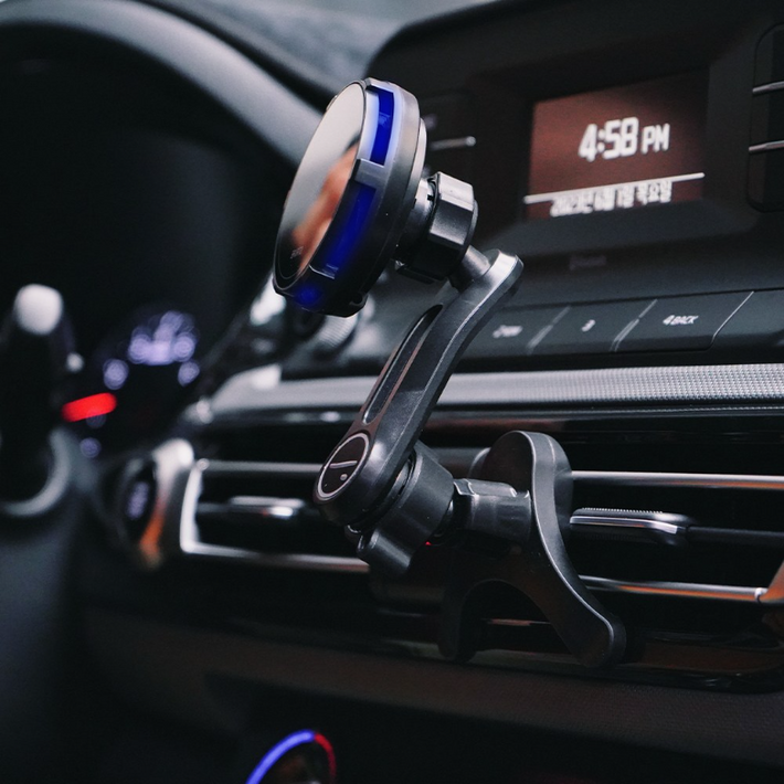 바우아토 슈퍼쿨 차량용 쿨링 맥세이프 15W 고속 무선충전 거치대, 혼합색상, DB01911