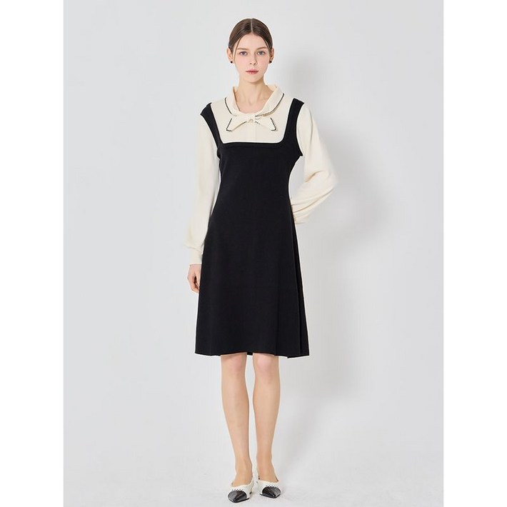 오조크 니트 배색 타이 플레어 원피스  택가격  162000원