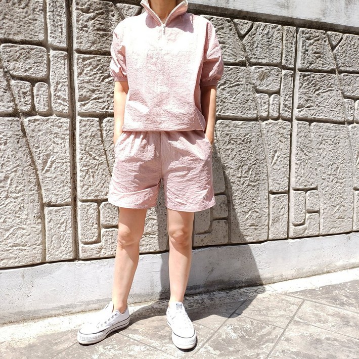 파인스토리바스락투피스 바스락셋업 하이넥 반집업 레터링 반팔 밴딩 반바지 아노락세트 트레이닝세트