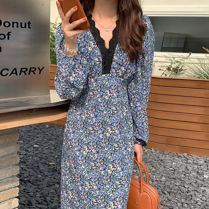 DFMEI 가을 빈티지 브이넥 레이스 패치워크로 날씬해 보이는 퍼프소매 잔꽃 롱스커트녀