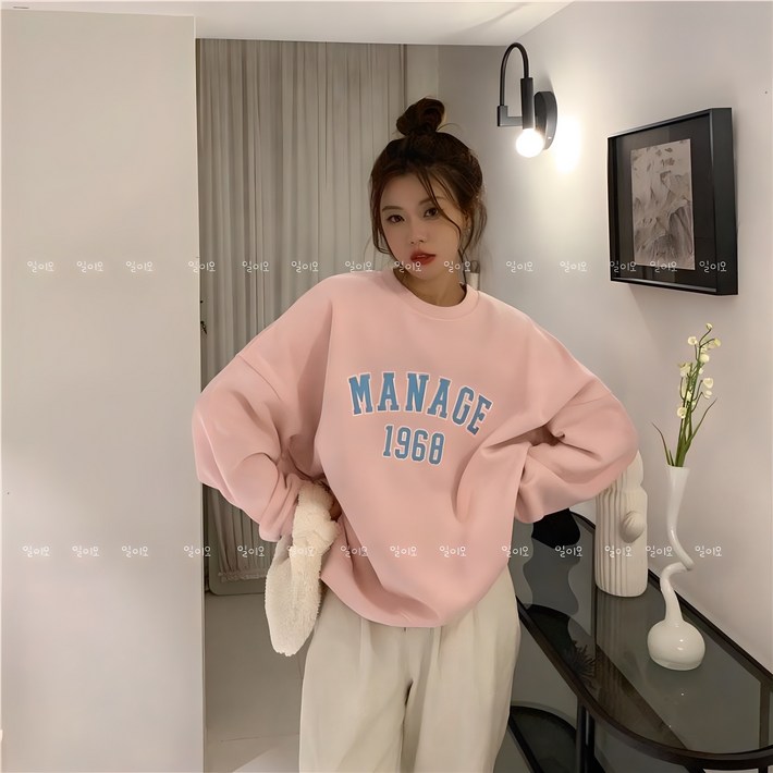 일이오 여성 마리지 레터링 오버핏 맨투맨 일이오 여성 마리지 레터링 오버핏 맨투맨