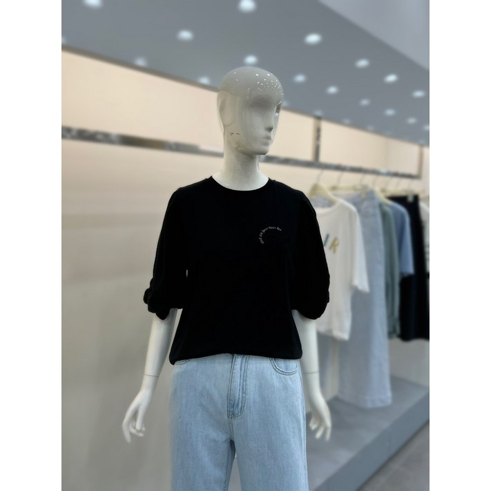 나이스크랍 볼륨소매 부클자수 티셔츠A233PWT608