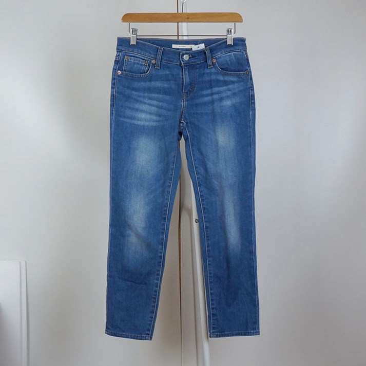 LEVIS 보이프렌드핏 데님팬츠 중청 (여성 25)