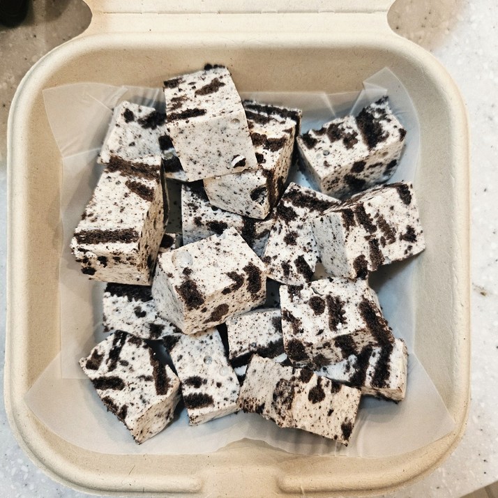 SNS에서 핫한 꾸덕 쫀득 크래커 , 쫀득 쿠키, 꾸덕 쿠키 오레오, 135g, 1개 SNS에서 핫한 꾸덕 쫀득 크래커 , 쫀득 쿠키, 꾸덕 쿠키 오레오, 135g, 1개