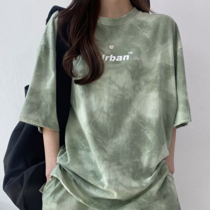 구디프 Urban 레터링 나염 타이다이 루즈핏 반팔티 반바지 세트