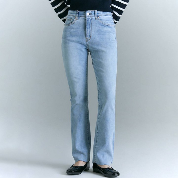 스파오 여성용 데일리지 세미 부츠컷 진 바지 SPTJD23G61