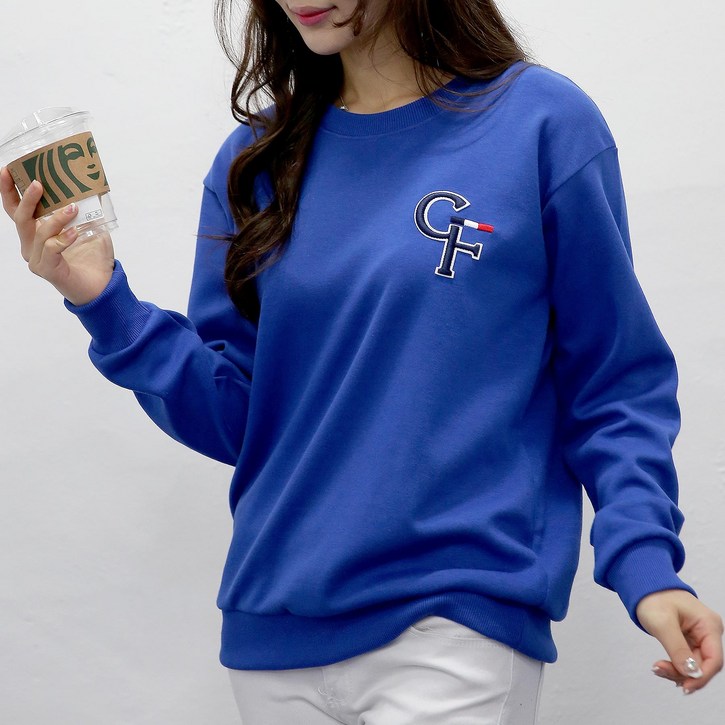 여자친9 시크한 영문 볼륨자수 맨투맨 빅사이즈 (S~2XL)