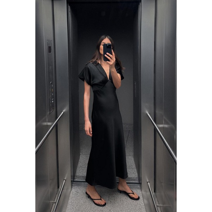 국내배송자라 ZARA 새틴 미디 원피스 블랙813404