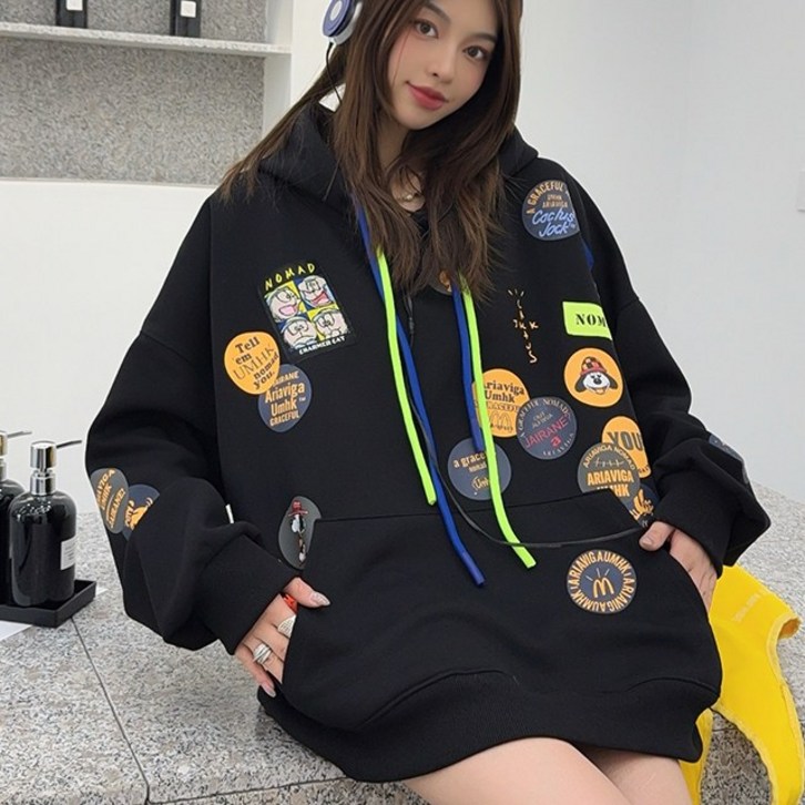 여성 캐주얼 와펜장식 와이드 오버핏 후드 긴팔 티셔츠