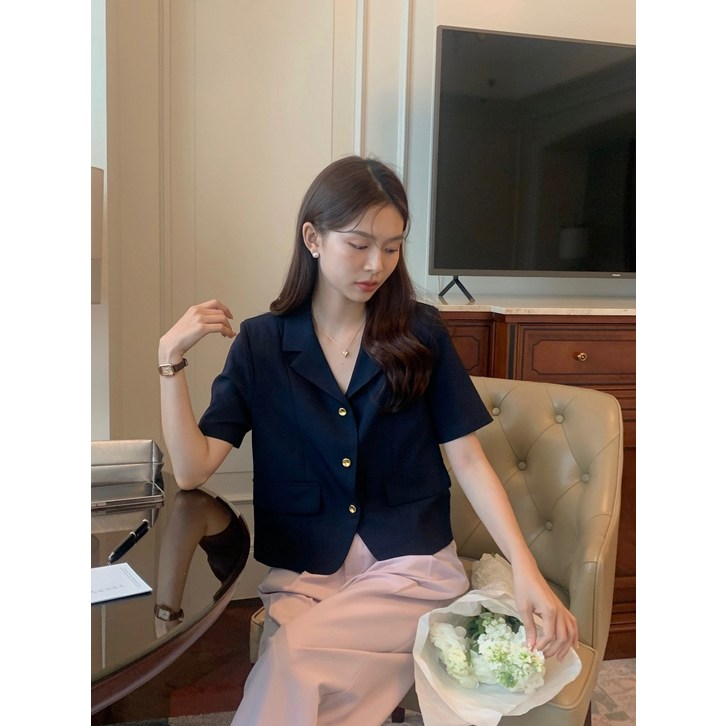 Banhany 런스 모던 베이직 버튼 카라 반크롭 반팔 자켓 4color Banhany 런스 모던 베이직 버튼 카라 반크롭 반팔 자켓 4color