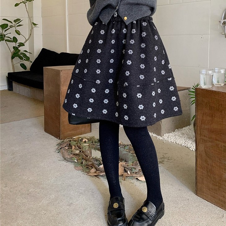 이서어패럴 모직5부 플라워프린팅 밴딩스커트25106