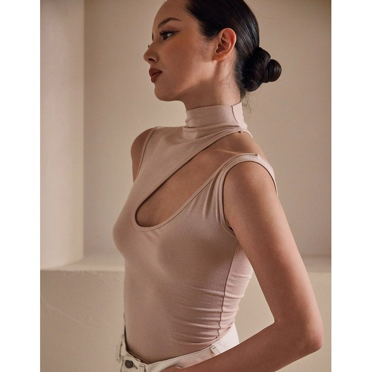 LOVING CUT OUT MOCK TOPT216TP140 LOVING CUT OUT MOCK TOPT216TP140
