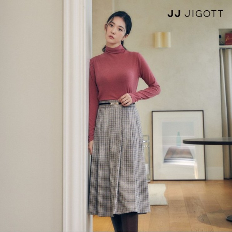 JJ지고트    슬림핏 하프넥 울 티셔츠 GNAP0TSP1